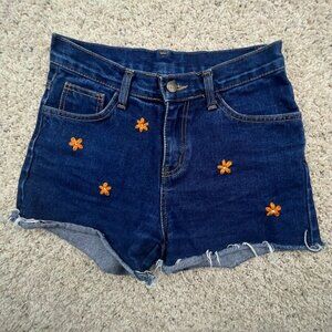 Alice Denim Shorts Women’s Flower Embroidery Size 26 S Cotton Blend Cute Short